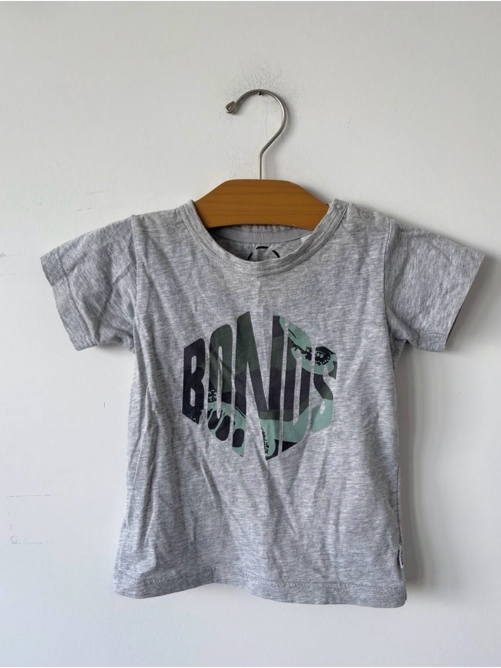 Bonds Gray Tee with Green Graphic